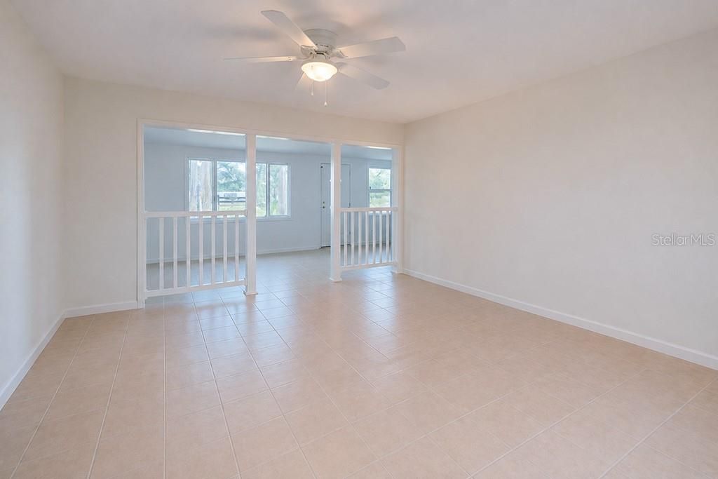 En Venta: $319,950 (2 camas, 2 baños, 1220 Pies cuadrados)