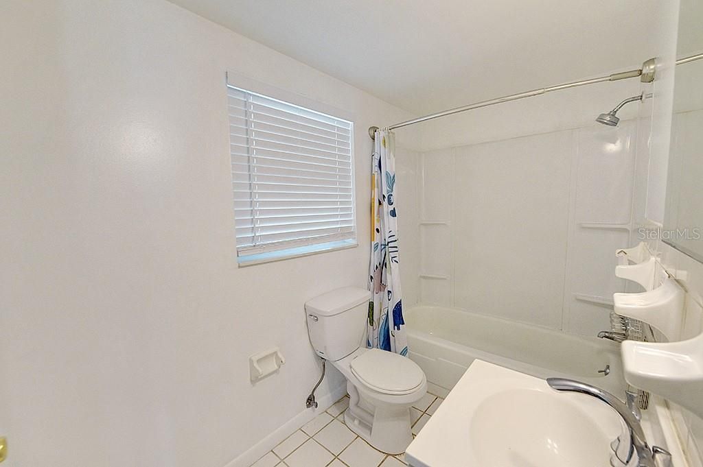 En Venta: $319,950 (2 camas, 2 baños, 1220 Pies cuadrados)