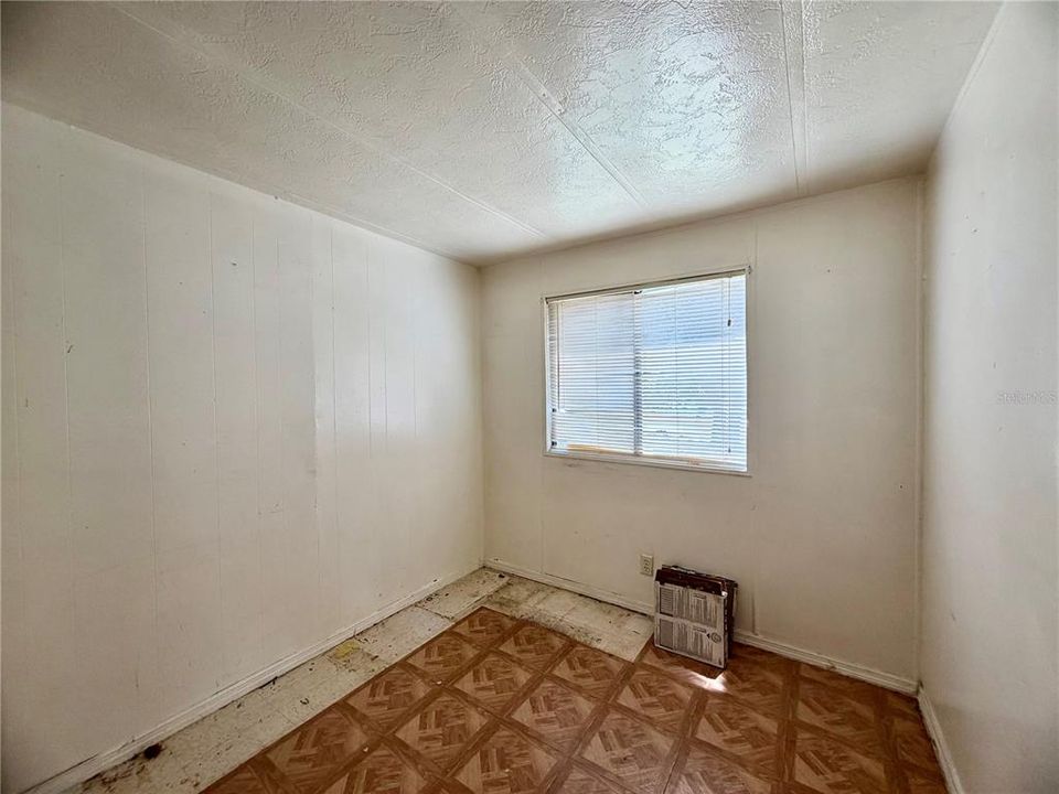 For Sale: $325,000 (3 beds, 2 baths, 1152 Square Feet)