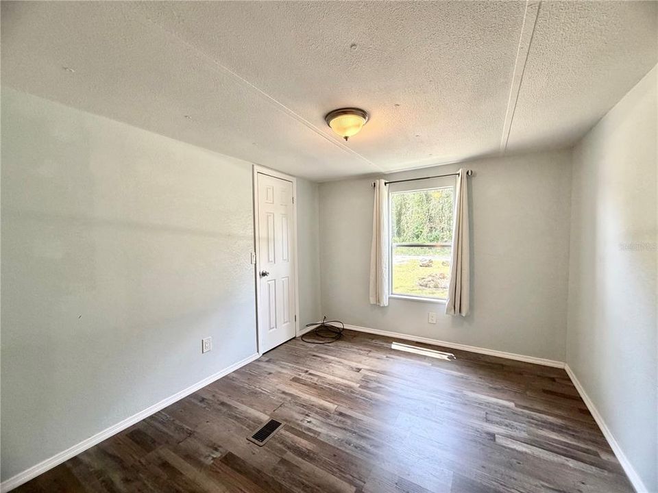 For Sale: $325,000 (3 beds, 2 baths, 1152 Square Feet)