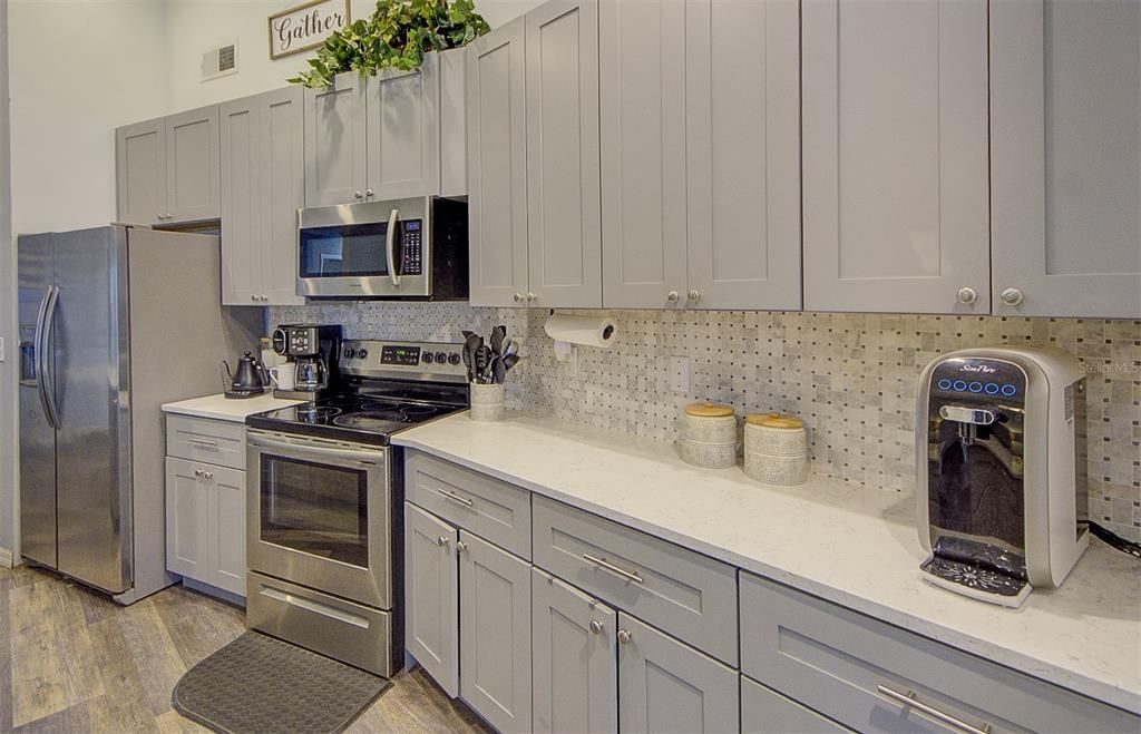 For Sale: $359,900 (4 beds, 3 baths, 1792 Square Feet)