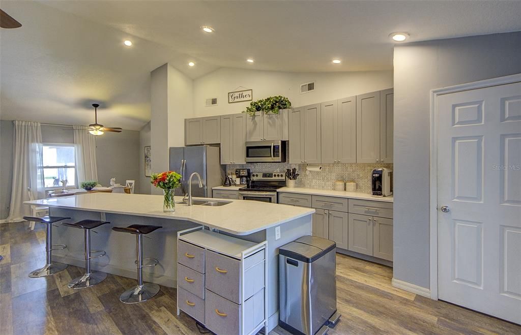 For Sale: $359,900 (4 beds, 3 baths, 1792 Square Feet)