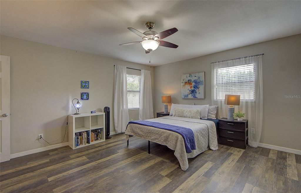 For Sale: $359,900 (4 beds, 3 baths, 1792 Square Feet)