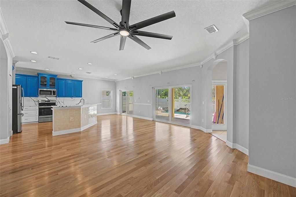 En Venta: $499,000 (4 camas, 2 baños, 2366 Pies cuadrados)