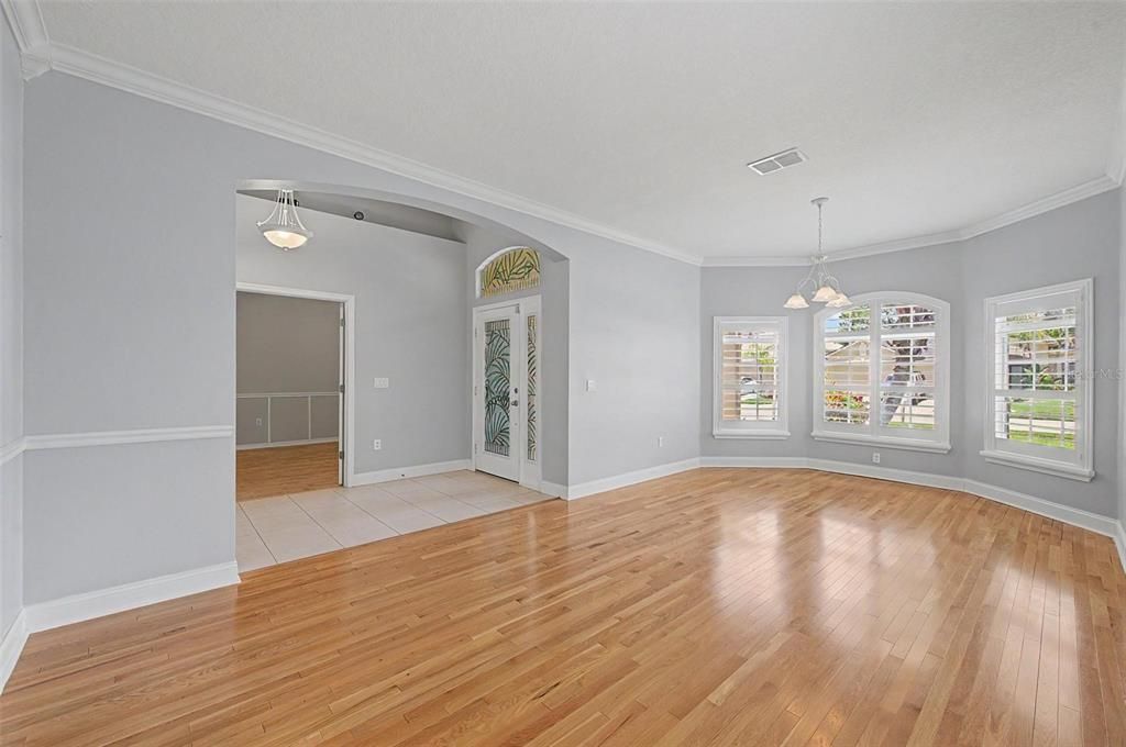 En Venta: $499,000 (4 camas, 2 baños, 2366 Pies cuadrados)