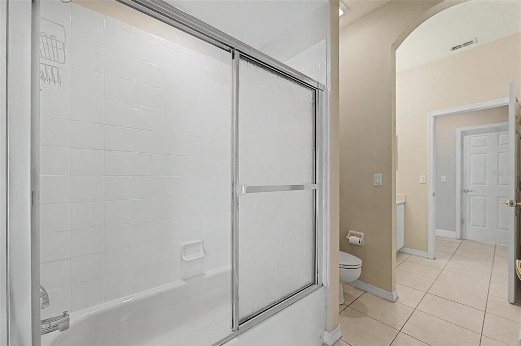 En Venta: $499,000 (4 camas, 2 baños, 2366 Pies cuadrados)