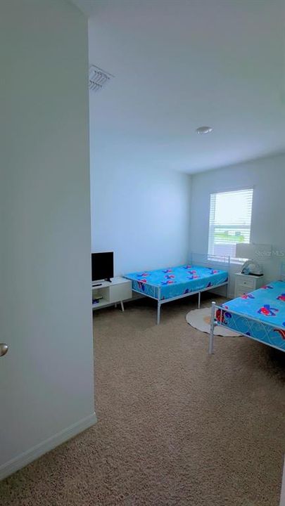 В аренду: $2,100 (3 спален, 2 ванн, 1302 Квадратных фут)