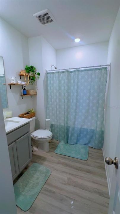 В аренду: $2,100 (3 спален, 2 ванн, 1302 Квадратных фут)