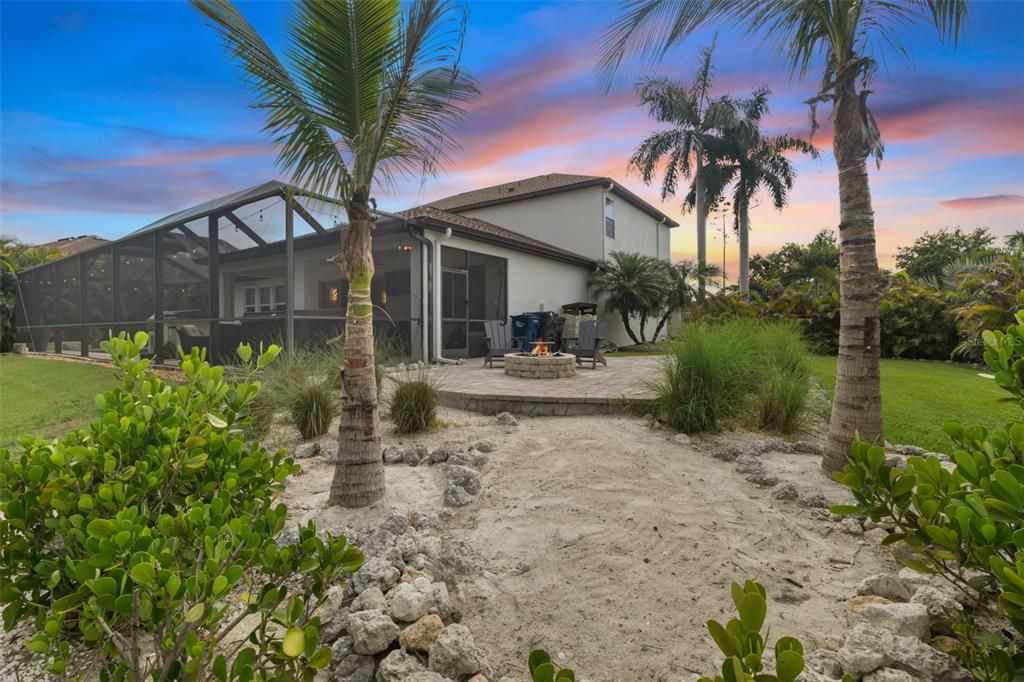 En Venta: $825,000 (5 camas, 3 baños, 3179 Pies cuadrados)
