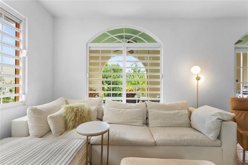 For Sale: $1,499,900 (5 beds, 3 baths, 2377 Square Feet)