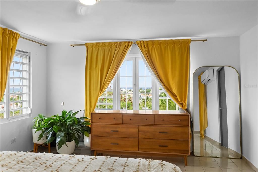 For Sale: $1,499,900 (5 beds, 3 baths, 2377 Square Feet)