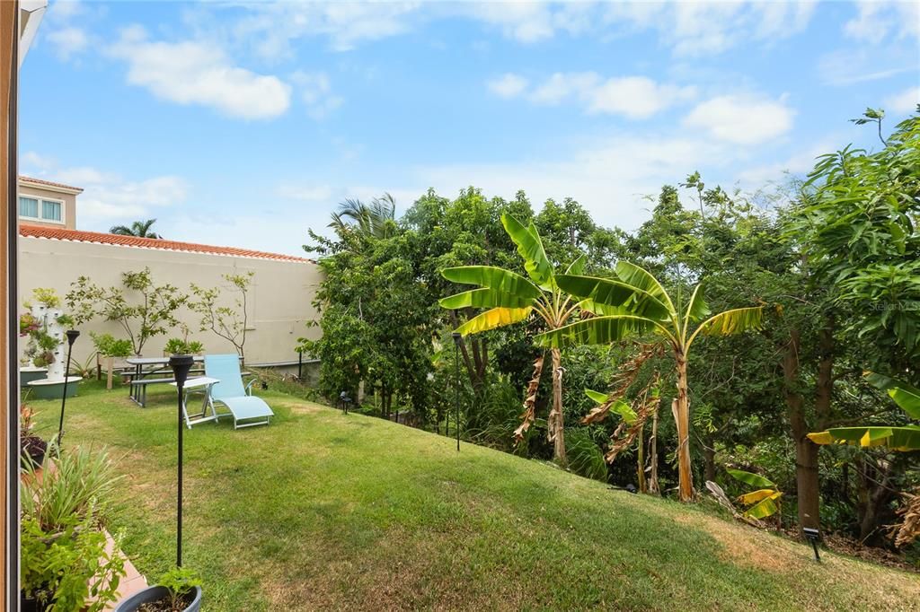 For Sale: $1,499,900 (5 beds, 3 baths, 2377 Square Feet)