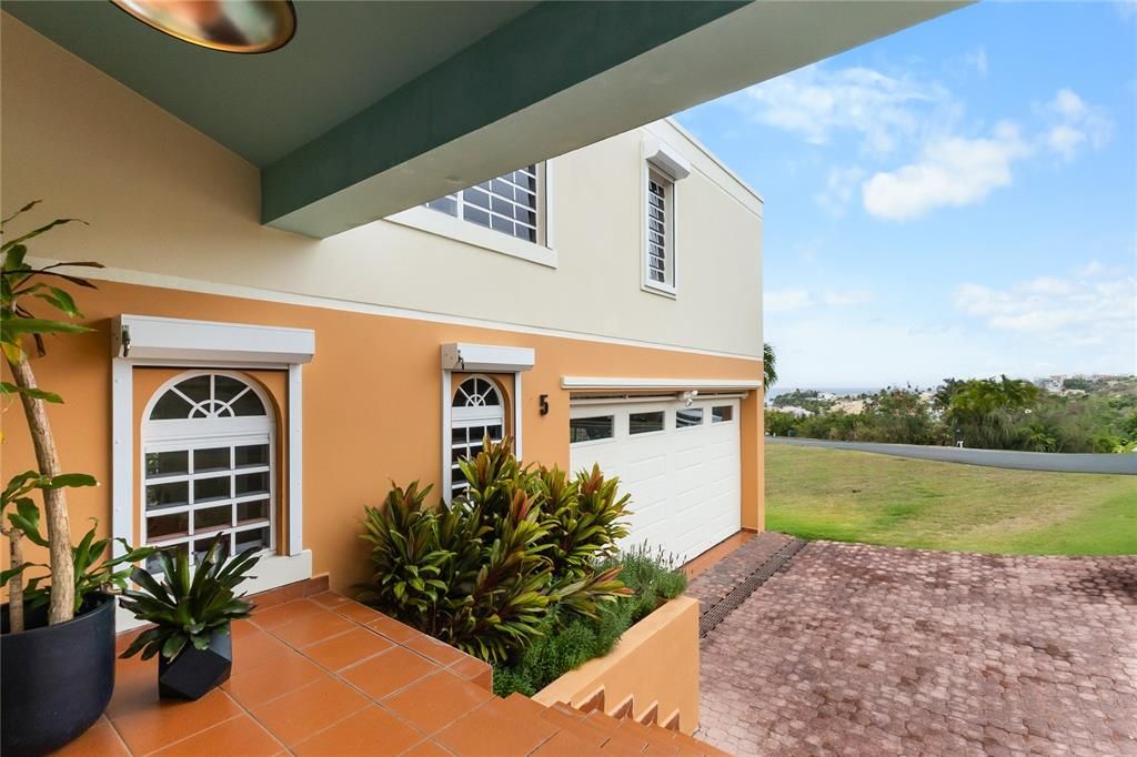For Sale: $1,499,900 (5 beds, 3 baths, 2377 Square Feet)