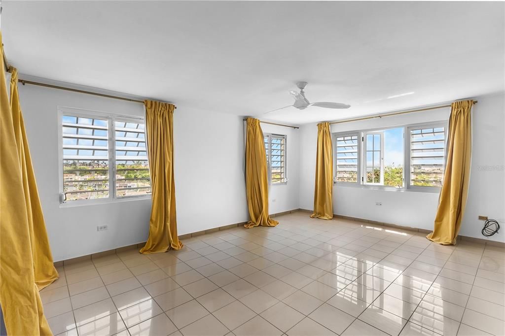 For Sale: $1,499,900 (5 beds, 3 baths, 2377 Square Feet)