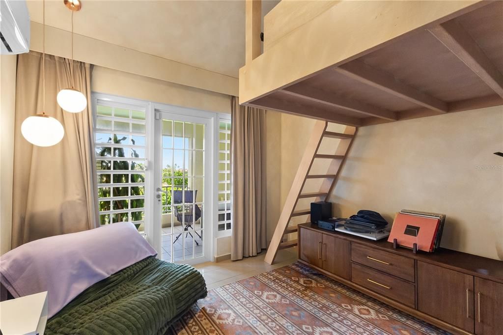 For Sale: $1,499,900 (5 beds, 3 baths, 2377 Square Feet)
