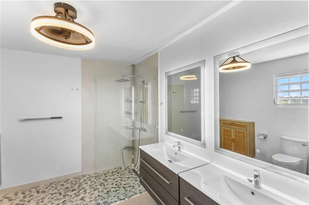 For Sale: $1,499,900 (5 beds, 3 baths, 2377 Square Feet)