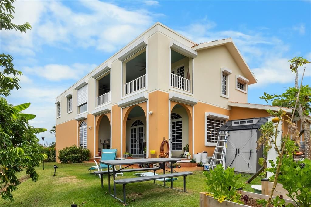 For Sale: $1,499,900 (5 beds, 3 baths, 2377 Square Feet)