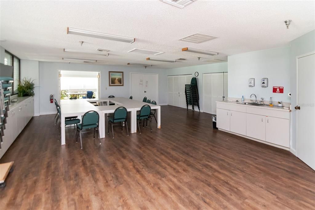 En Venta: $675,000 (3 camas, 2 baños, 1300 Pies cuadrados)