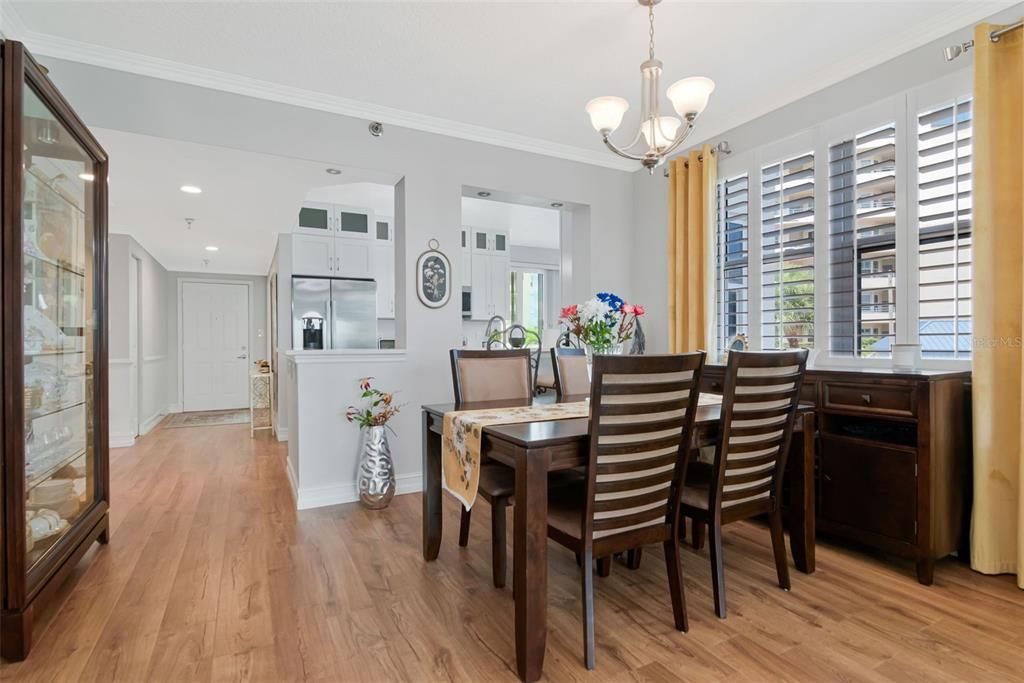 En Venta: $675,000 (3 camas, 2 baños, 1300 Pies cuadrados)