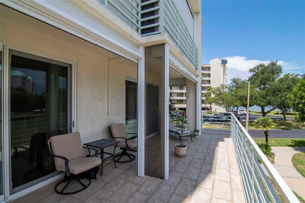 En Venta: $675,000 (3 camas, 2 baños, 1300 Pies cuadrados)