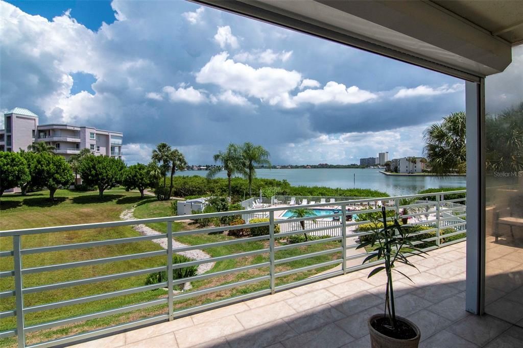 En Venta: $675,000 (3 camas, 2 baños, 1300 Pies cuadrados)