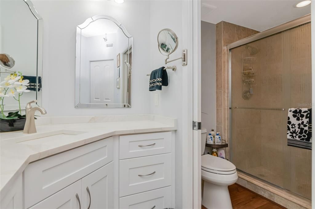 En Venta: $675,000 (3 camas, 2 baños, 1300 Pies cuadrados)