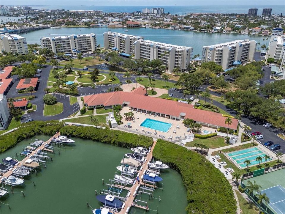 En Venta: $675,000 (3 camas, 2 baños, 1300 Pies cuadrados)