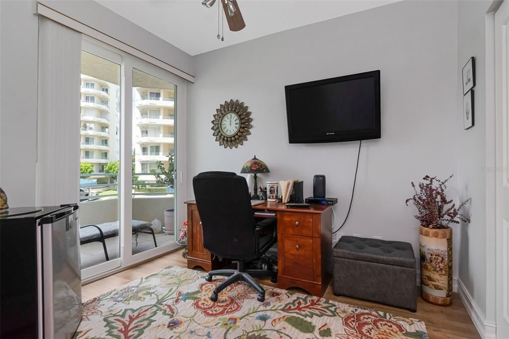 En Venta: $675,000 (3 camas, 2 baños, 1300 Pies cuadrados)