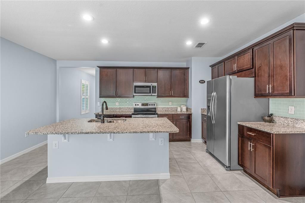For Sale: $379,000 (3 beds, 2 baths, 1614 Square Feet)