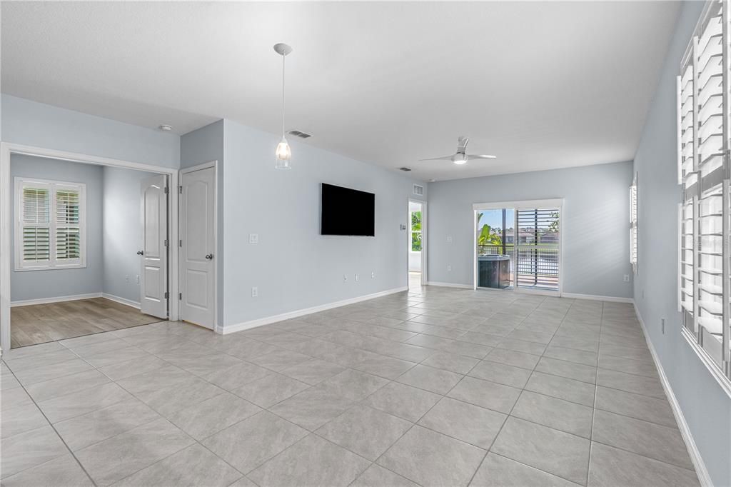 For Sale: $379,000 (3 beds, 2 baths, 1614 Square Feet)