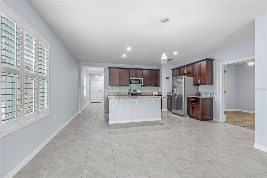 For Sale: $379,000 (3 beds, 2 baths, 1614 Square Feet)