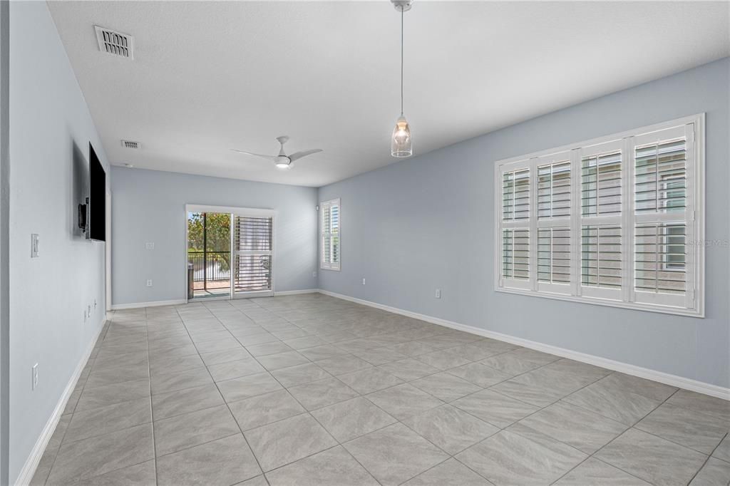 For Sale: $379,000 (3 beds, 2 baths, 1614 Square Feet)