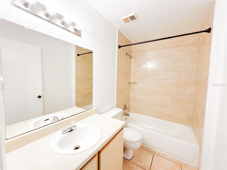 En Venta: $170,000 (2 camas, 2 baños, 937 Pies cuadrados)