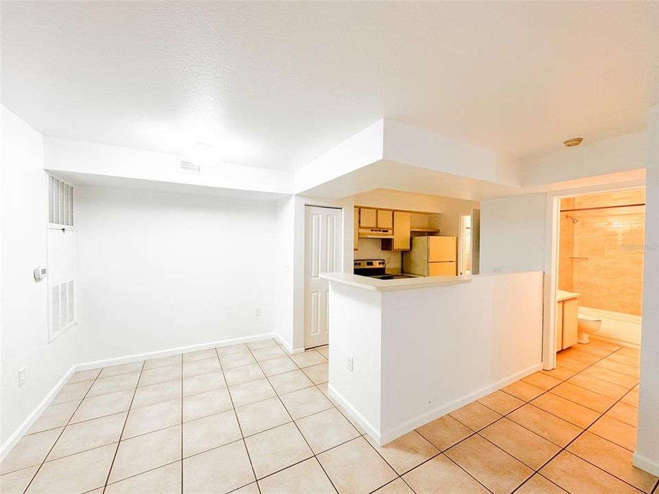 En Venta: $170,000 (2 camas, 2 baños, 937 Pies cuadrados)