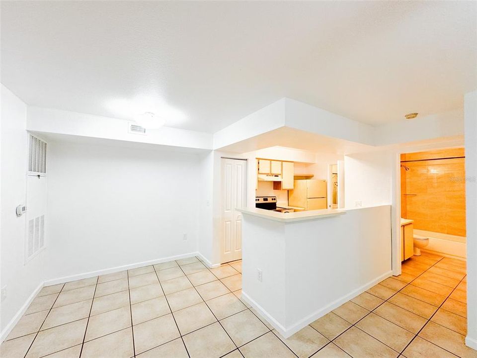 En Venta: $170,000 (2 camas, 2 baños, 937 Pies cuadrados)