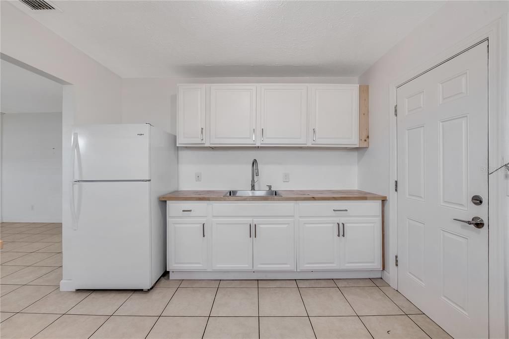 For Sale: $445,000 (4 beds, 0 baths, 1421 Square Feet)