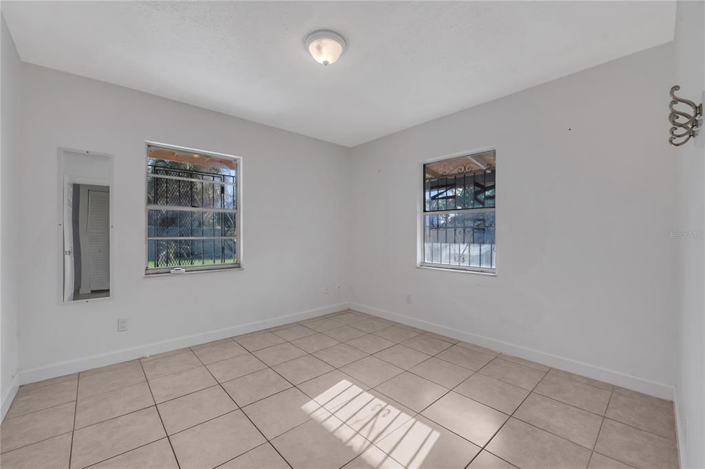 For Sale: $445,000 (4 beds, 0 baths, 1421 Square Feet)