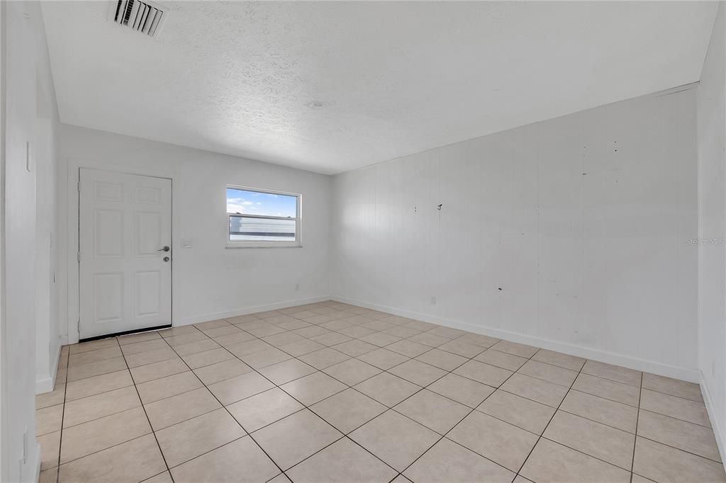 For Sale: $445,000 (4 beds, 0 baths, 1421 Square Feet)