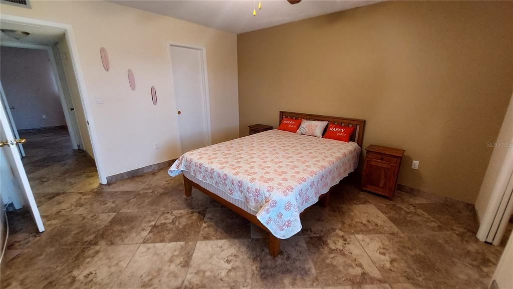 В аренду: $1,600 (2 спален, 1 ванн, 894 Квадратных фут)