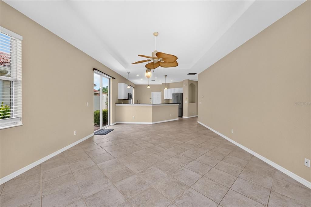 En Venta: $424,900 (2 camas, 2 baños, 1683 Pies cuadrados)
