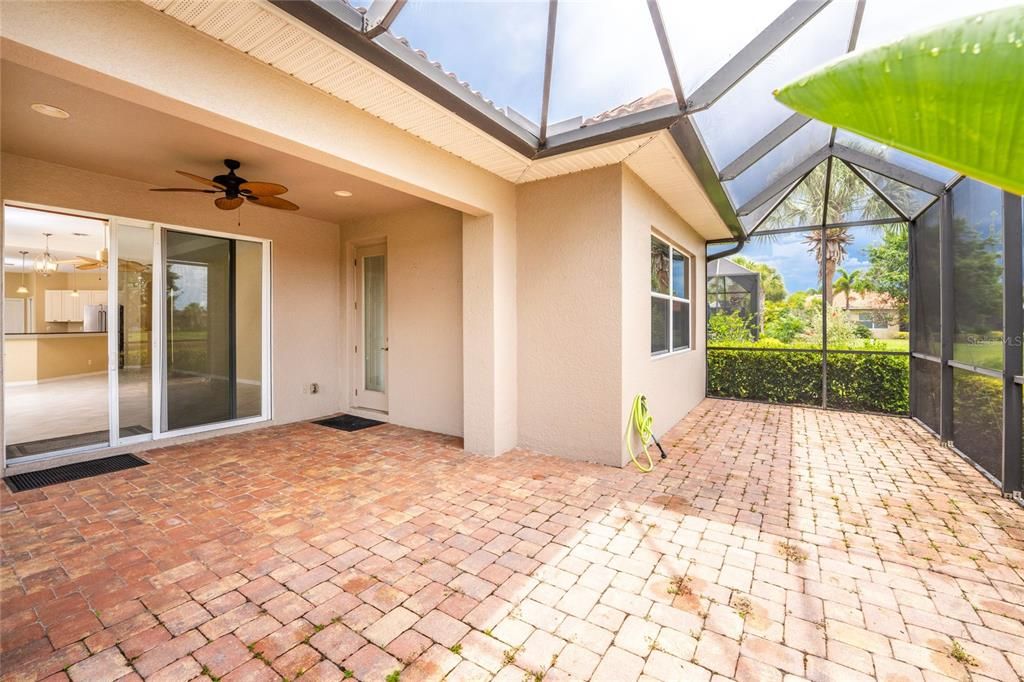 En Venta: $424,900 (2 camas, 2 baños, 1683 Pies cuadrados)