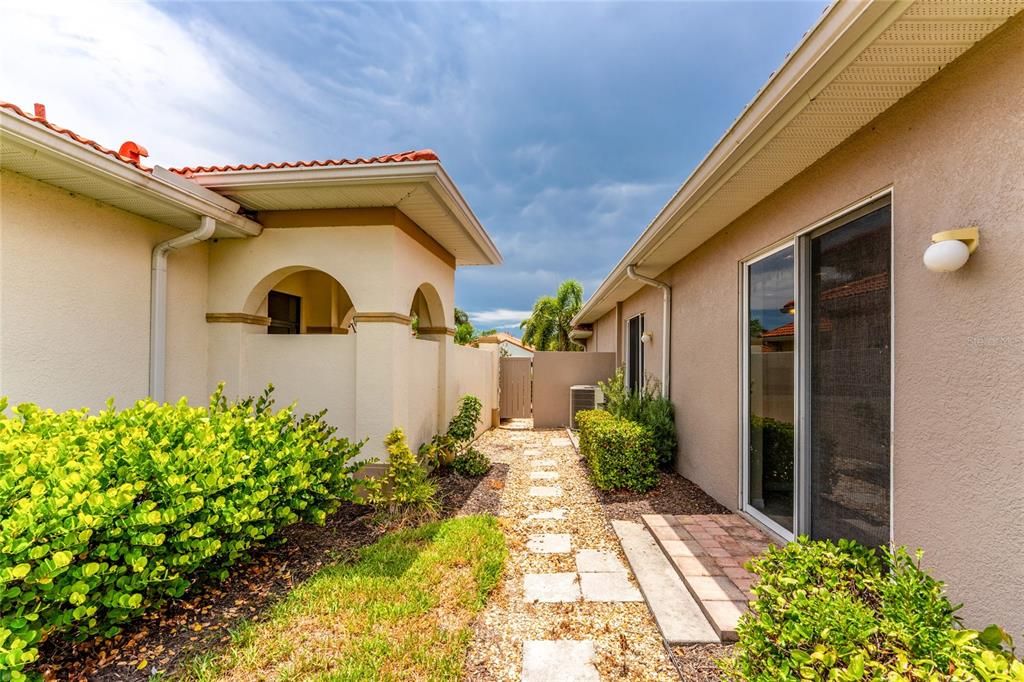 En Venta: $424,900 (2 camas, 2 baños, 1683 Pies cuadrados)