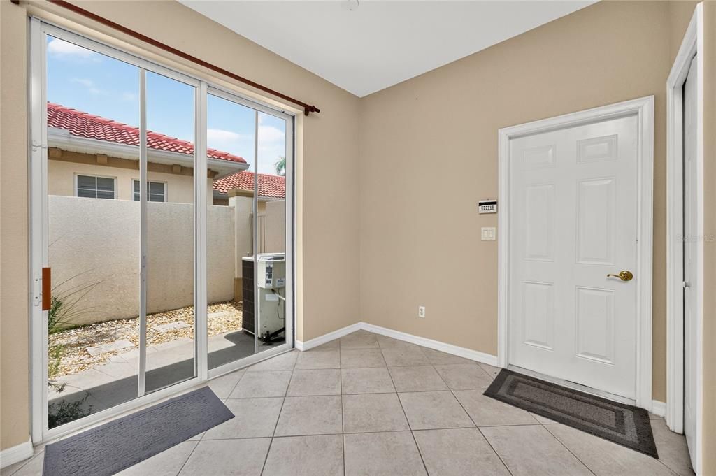 En Venta: $424,900 (2 camas, 2 baños, 1683 Pies cuadrados)