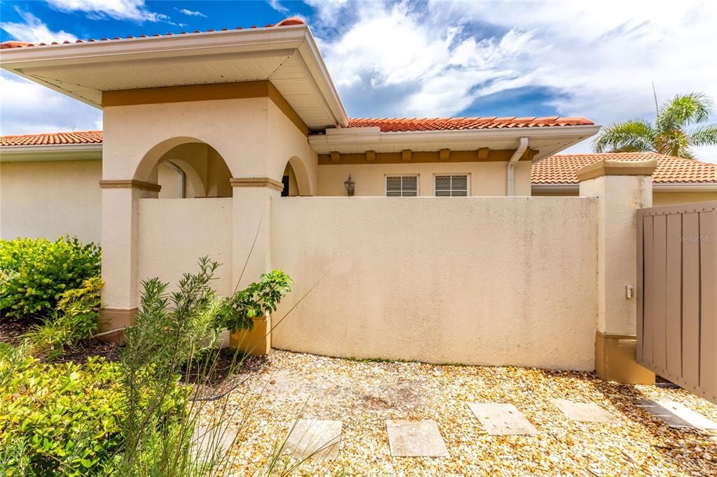 En Venta: $424,900 (2 camas, 2 baños, 1683 Pies cuadrados)