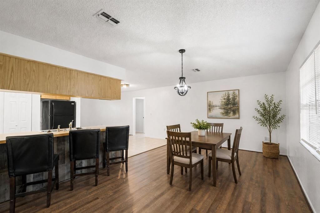 En Venta: $299,000 (3 camas, 2 baños, 1505 Pies cuadrados)