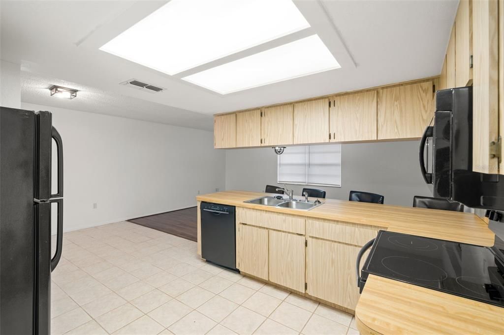 En Venta: $299,000 (3 camas, 2 baños, 1505 Pies cuadrados)