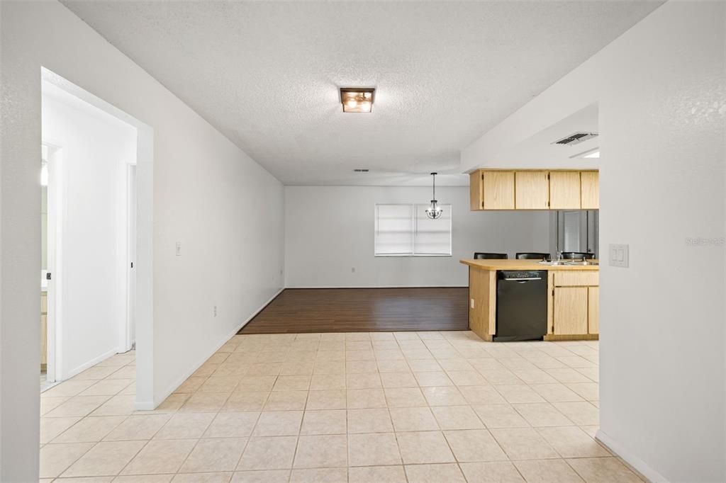 En Venta: $299,000 (3 camas, 2 baños, 1505 Pies cuadrados)