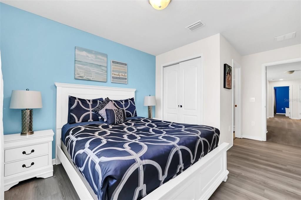 For Sale: $409,000 (5 beds, 4 baths, 2265 Square Feet)