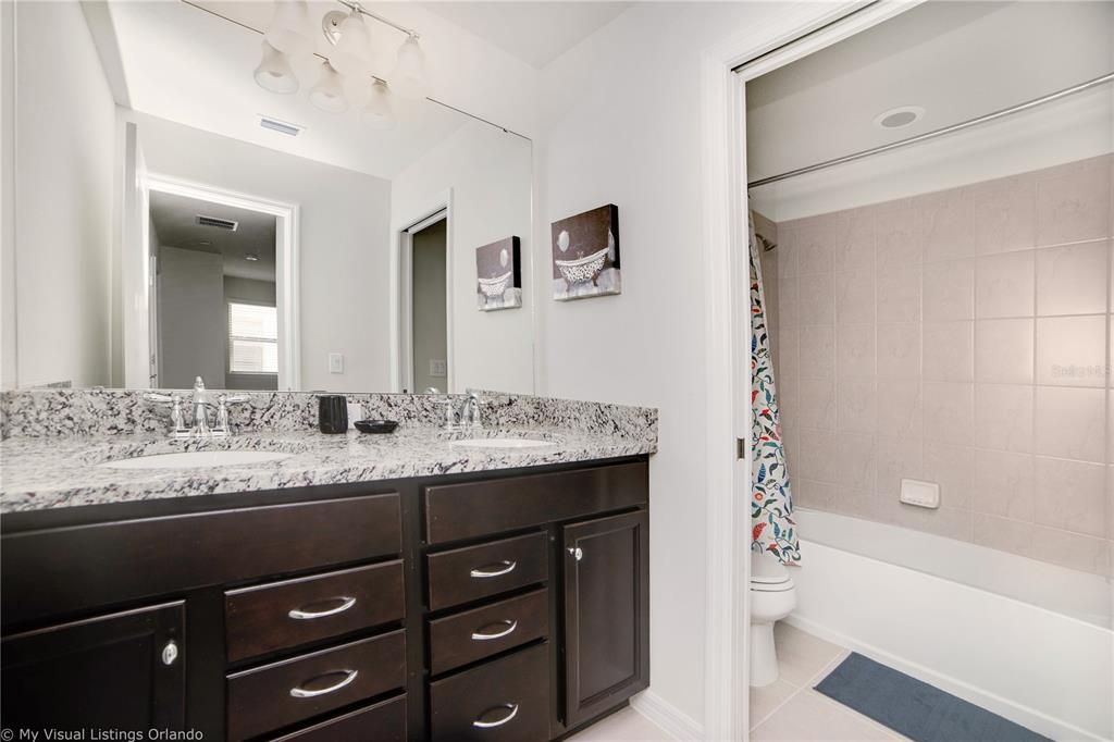 For Sale: $409,000 (5 beds, 4 baths, 2265 Square Feet)