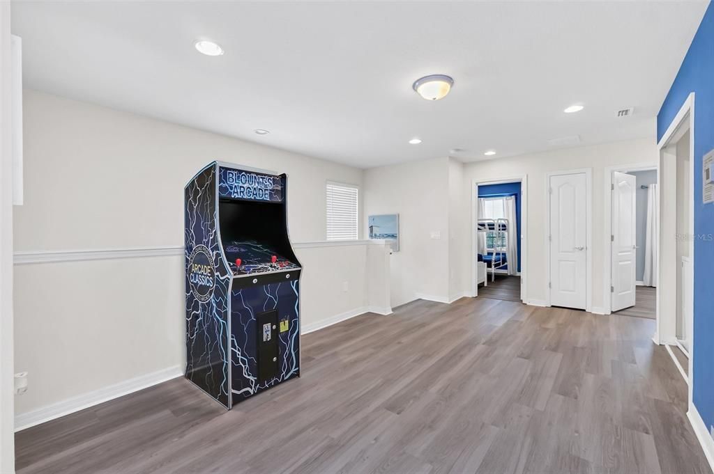 For Sale: $409,000 (5 beds, 4 baths, 2265 Square Feet)